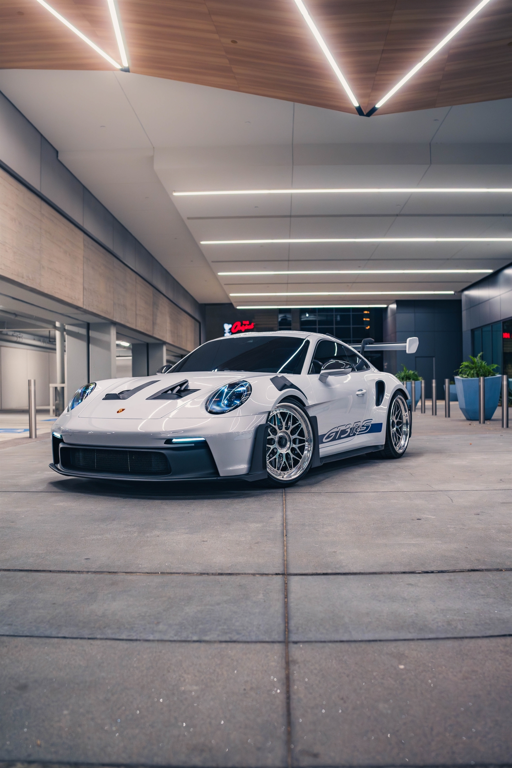 Porsche 992 Carrera GT3 RS on HRE Wheels Classics 300