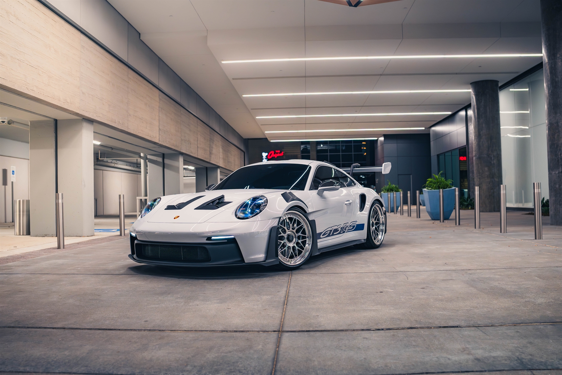 Porsche 992 Carrera GT3 RS on HRE Wheels Classics 300