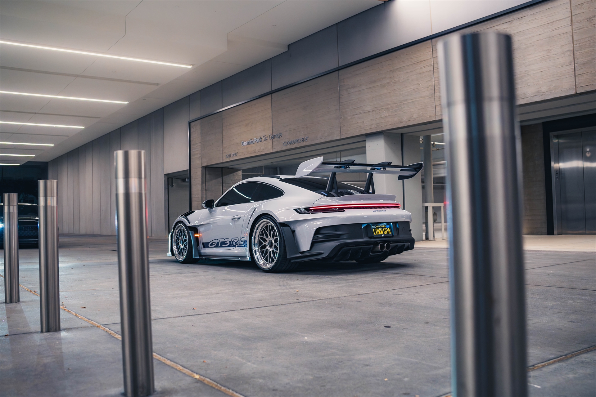 Porsche 992 Carrera GT3 RS on HRE Wheels Classics 300