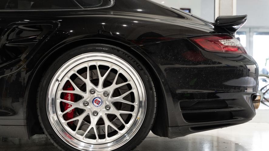 Porsche 997 on HRE Wheels 520 FMR