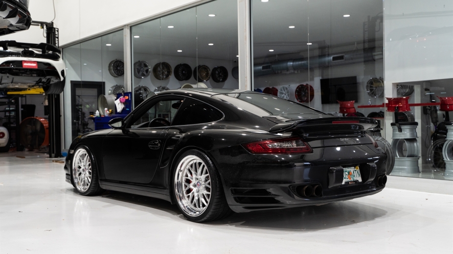 Porsche 997 on HRE Wheels 520 FMR