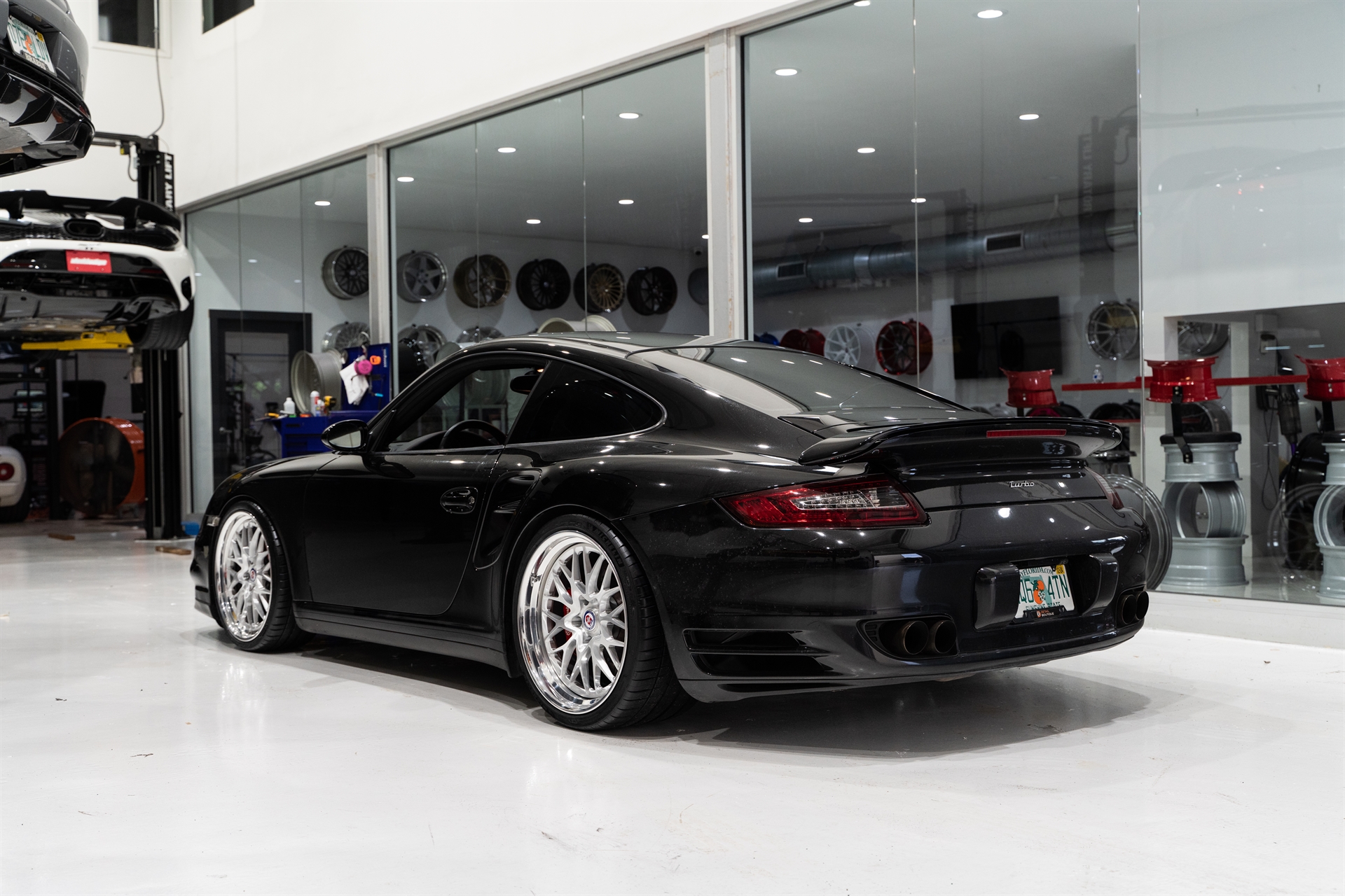 Porsche 997 on HRE Wheels 520 FMR