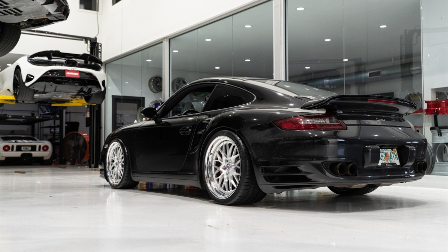 Porsche 997 on HRE Wheels 520 FMR