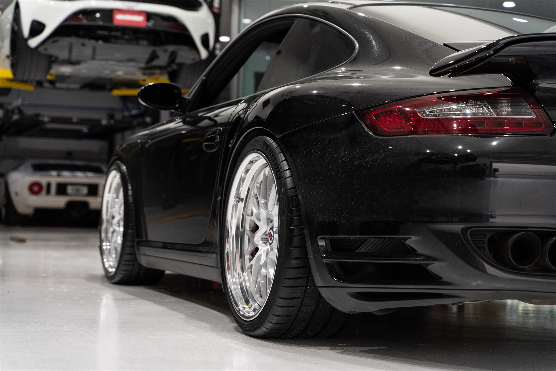 Porsche 997 on HRE Wheels 520 FMR