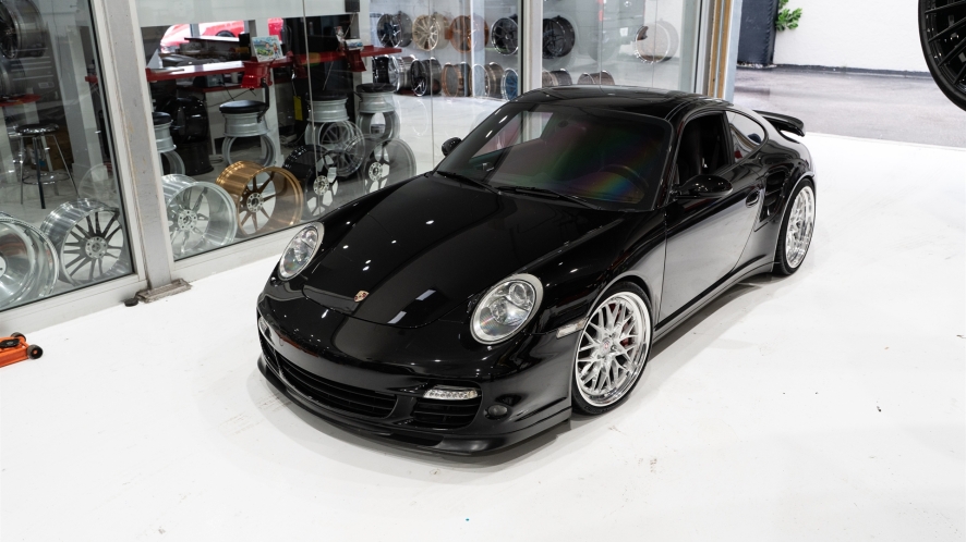 Porsche 997 on HRE Wheels 520 FMR