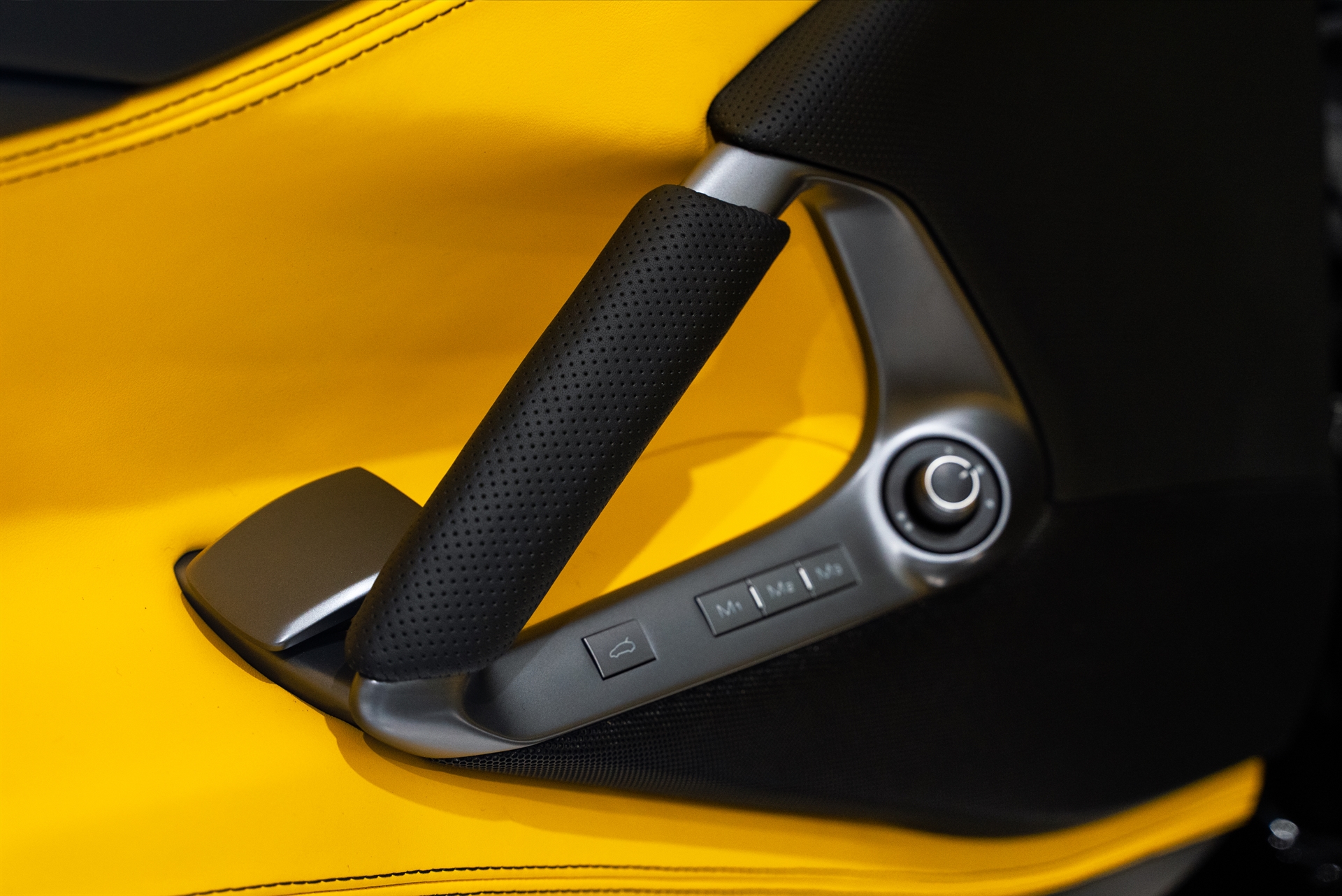 Ferrari 812 GTS on 1886 Wheels G010