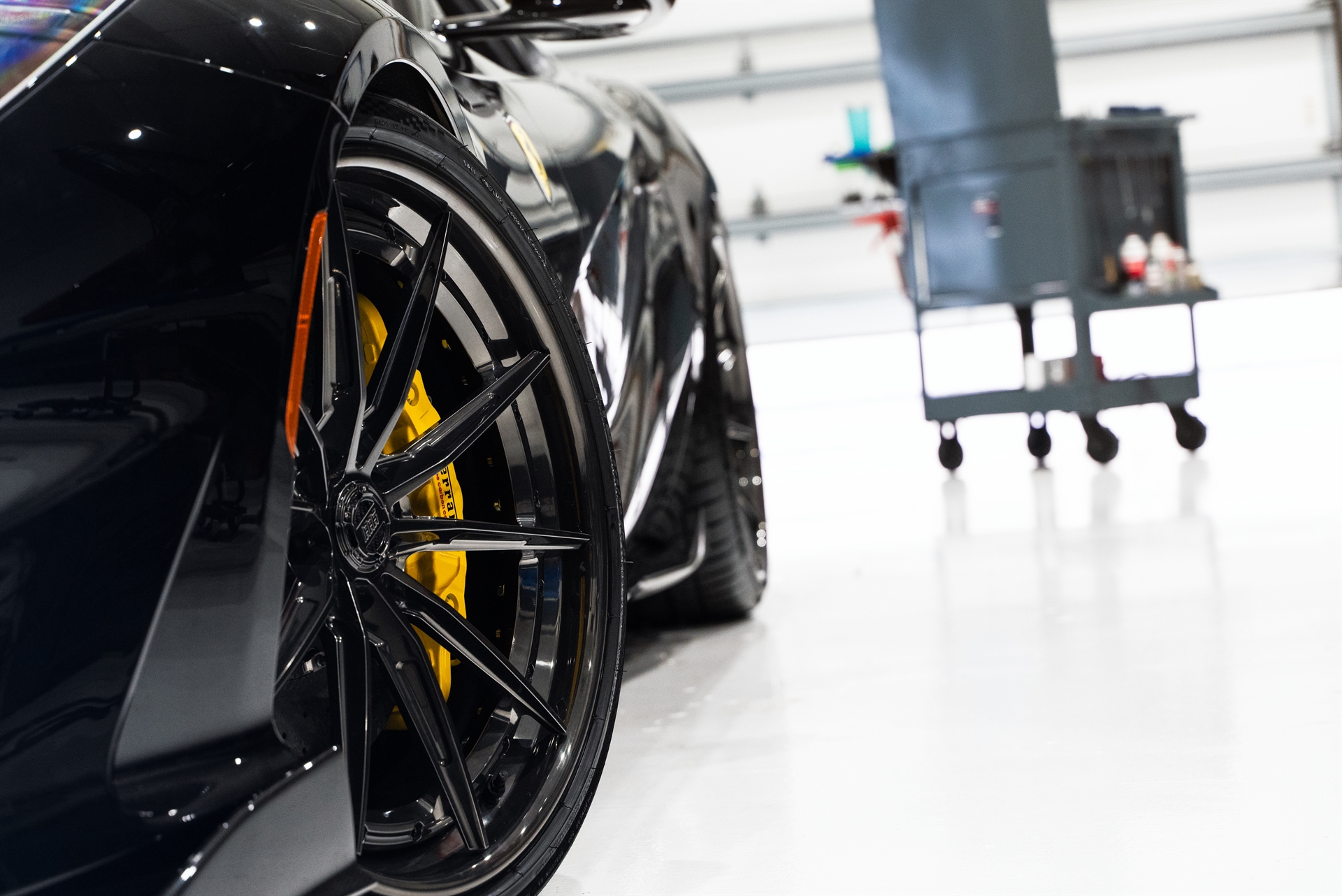 Ferrari 812 GTS on 1886 Wheels G010