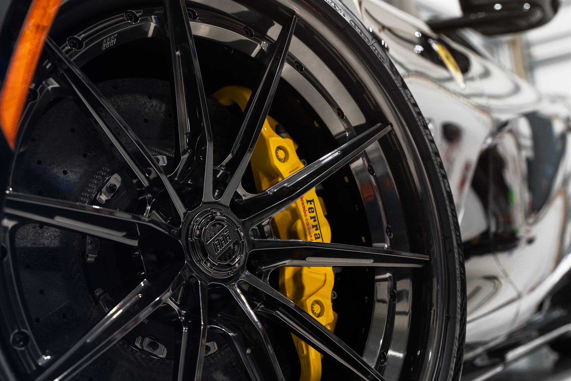 Ferrari 812 GTS on 1886 Wheels G010