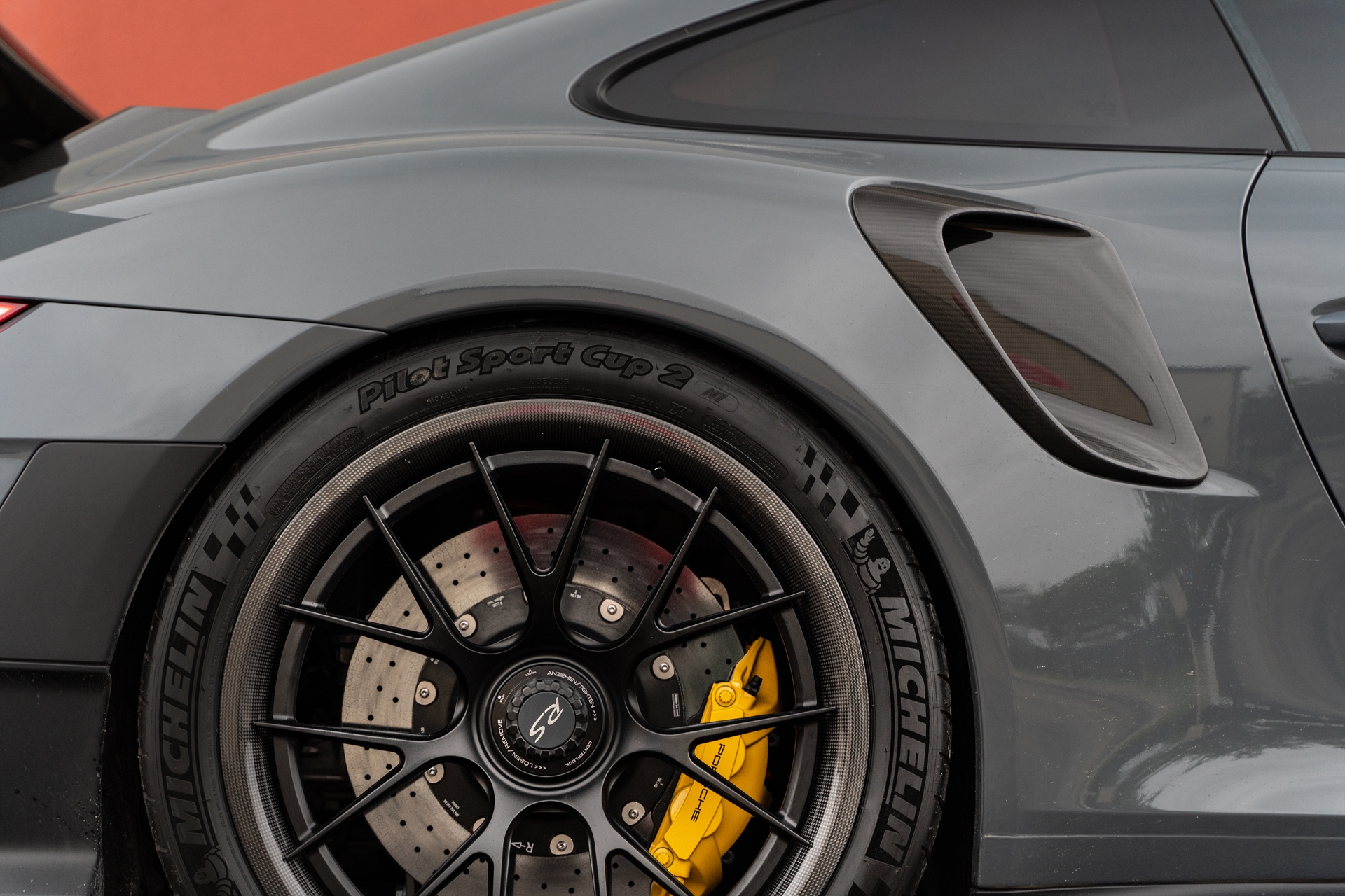 Porsche 991 GT2RS on