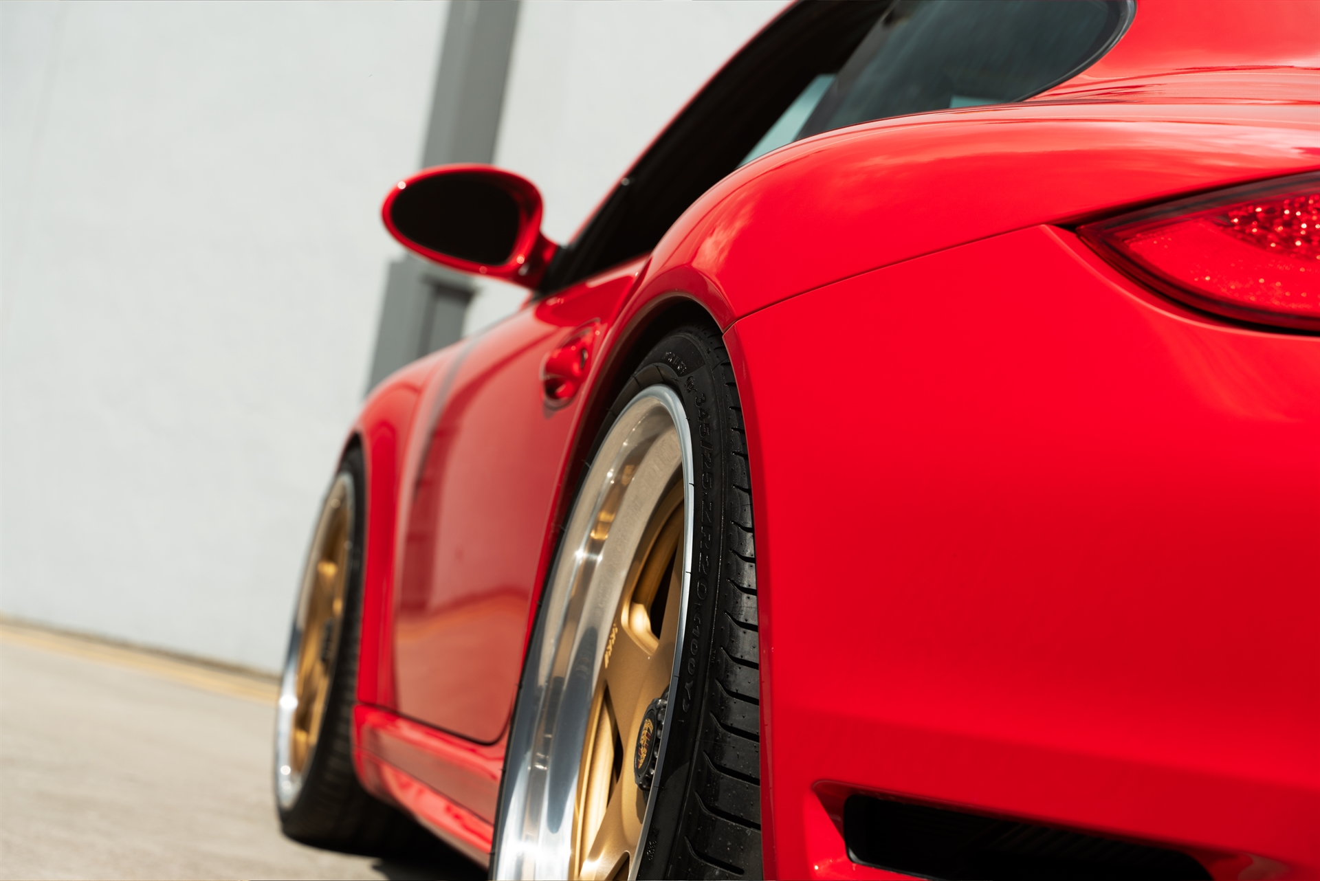 Porsche 997 Turbo S | Guards Red | on 1886 S005 Wheels | Satin Gold