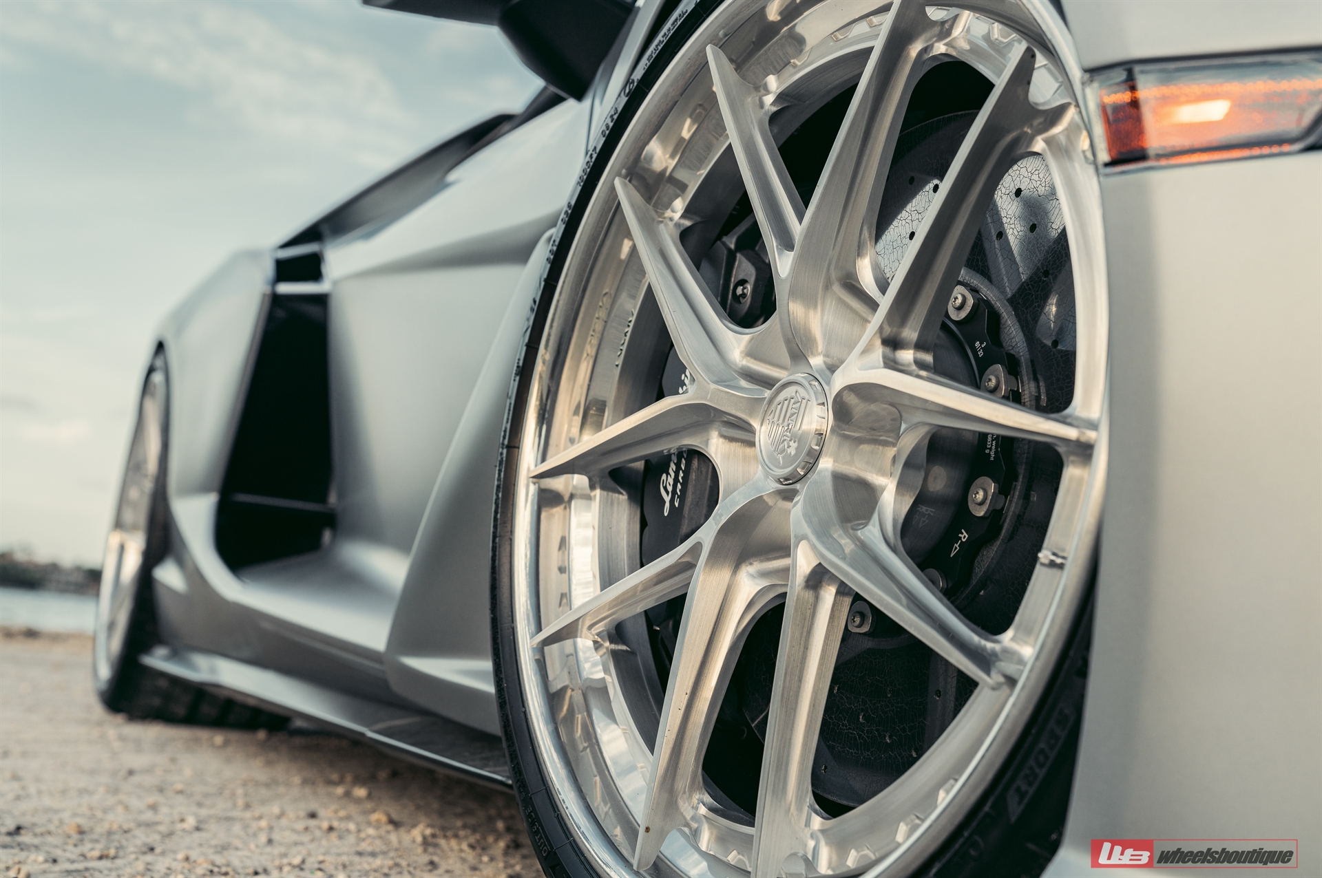 Lamborghini Revuelto on ANRKY XR-301