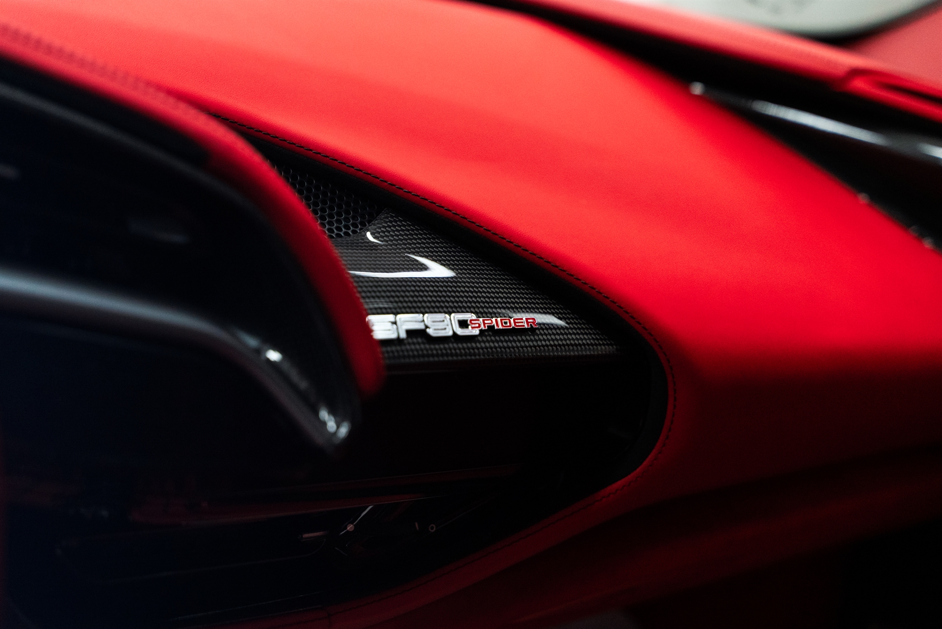 SF90 Spider – Rosso Ferrari Ryft Wheels