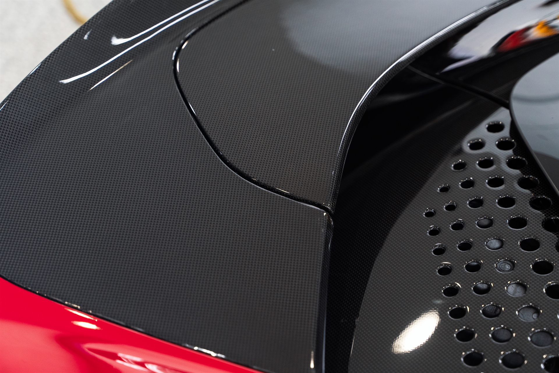 SF90 Spider – Rosso Ferrari Ryft Wheels