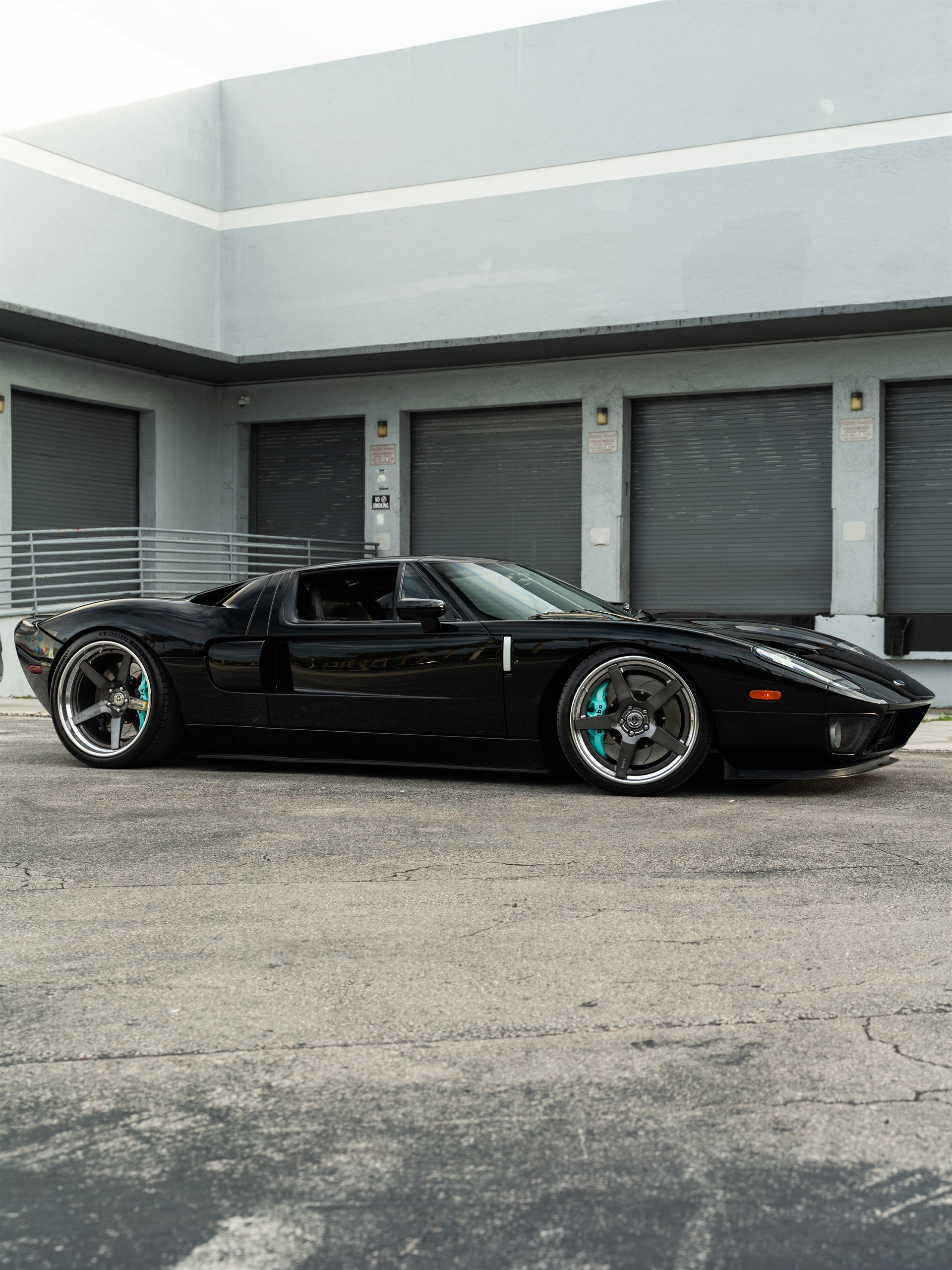 Ford GT MK1 | Black | on HRE RS105 | Polished Dark Clear