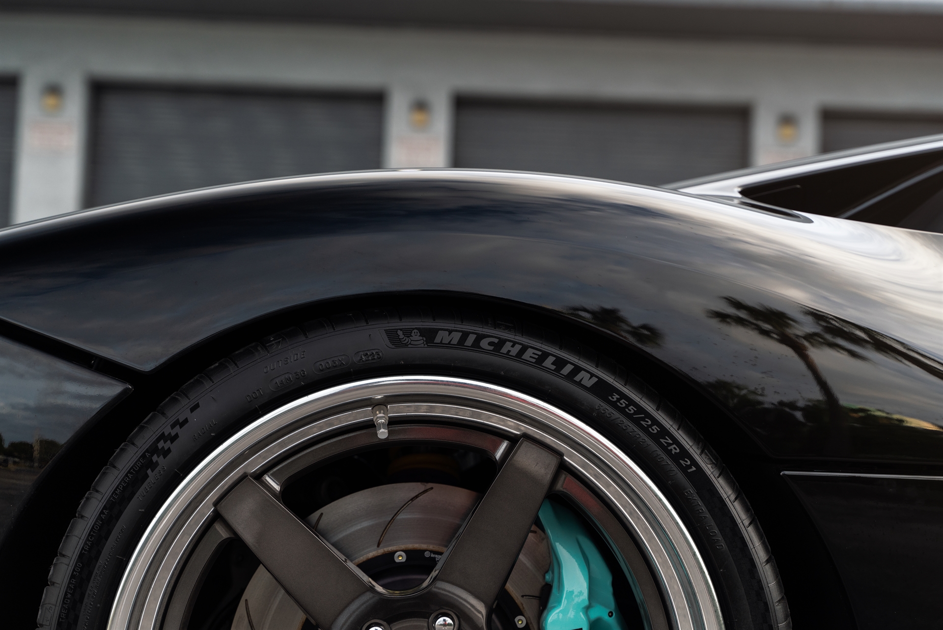 Ford GT MK1 | Black | on HRE RS105 | Polished Dark Clear