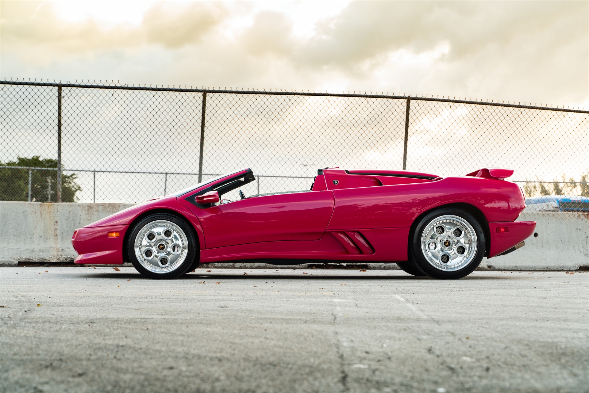 Lamborghini Diablo VT on 1886 Wheels