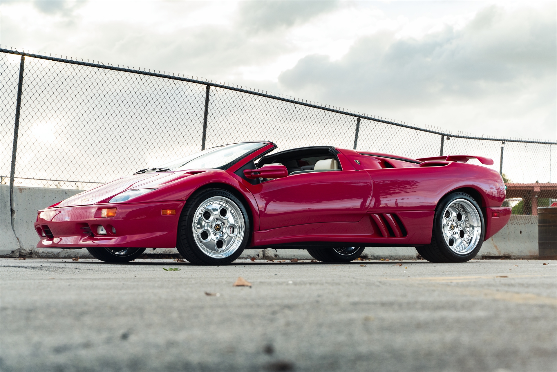 Lamborghini Diablo VT on 1886 Wheels