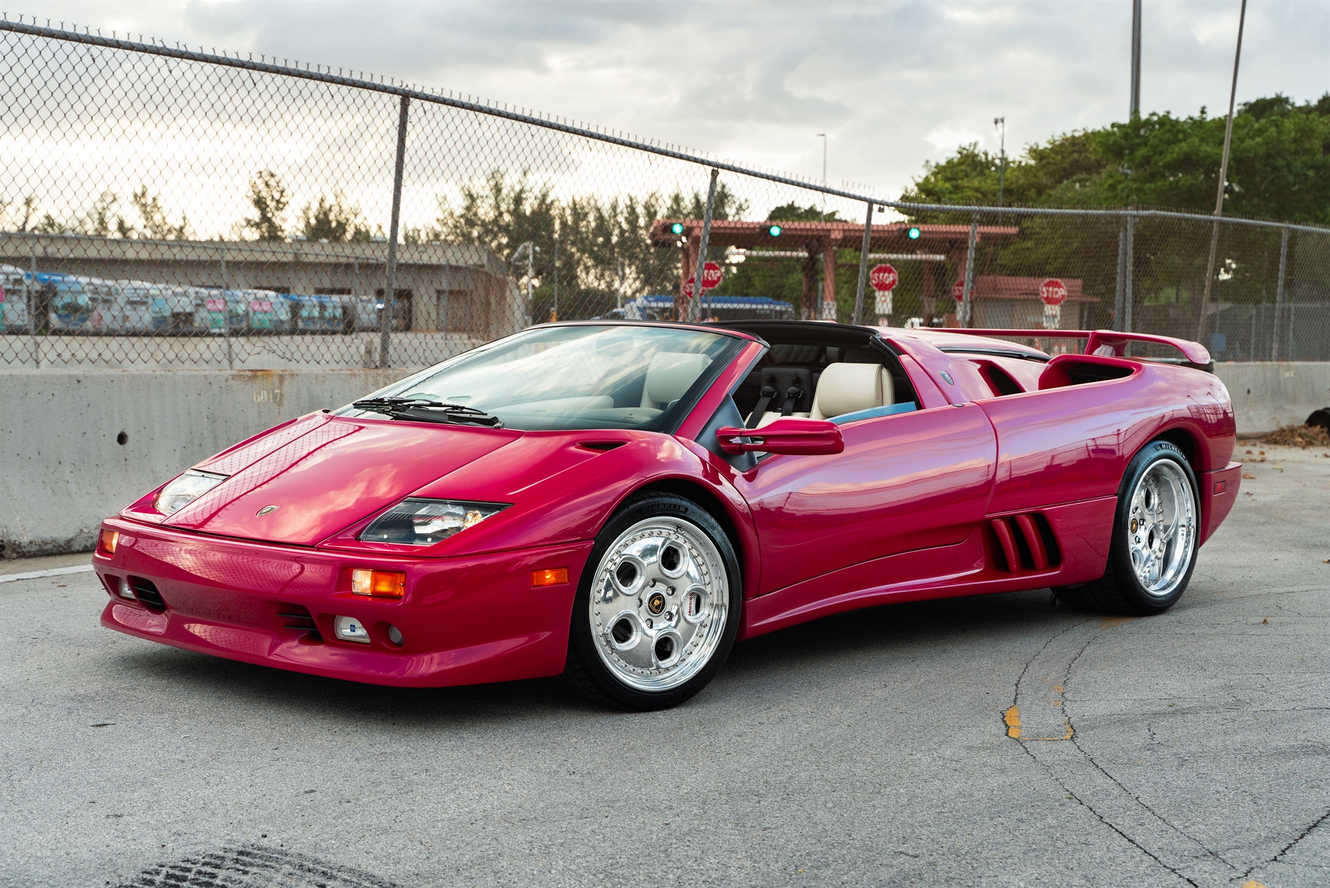 Lamborghini Diablo VT on 1886 Wheels