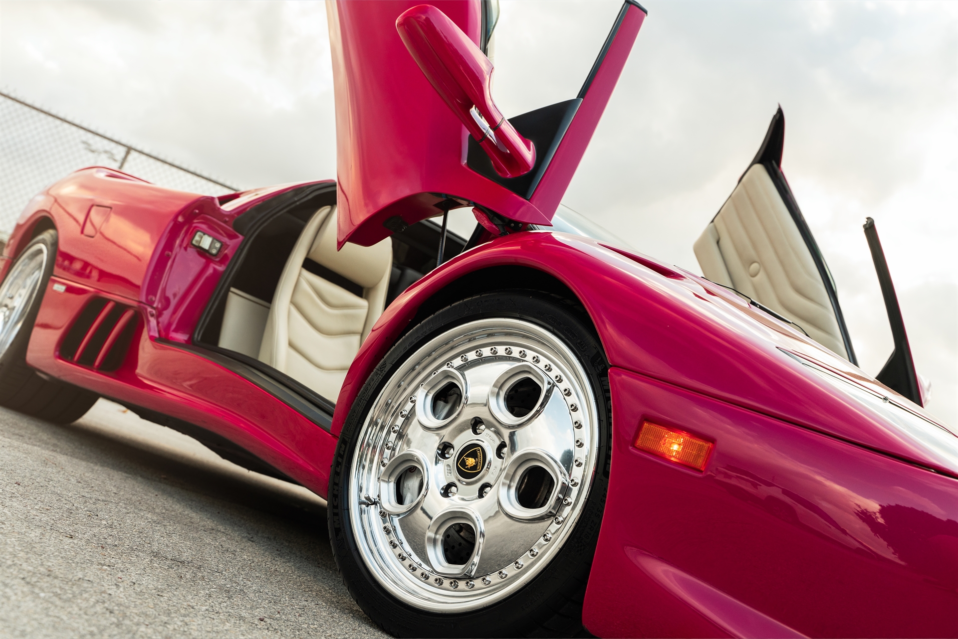 Lamborghini Diablo VT on 1886 Wheels