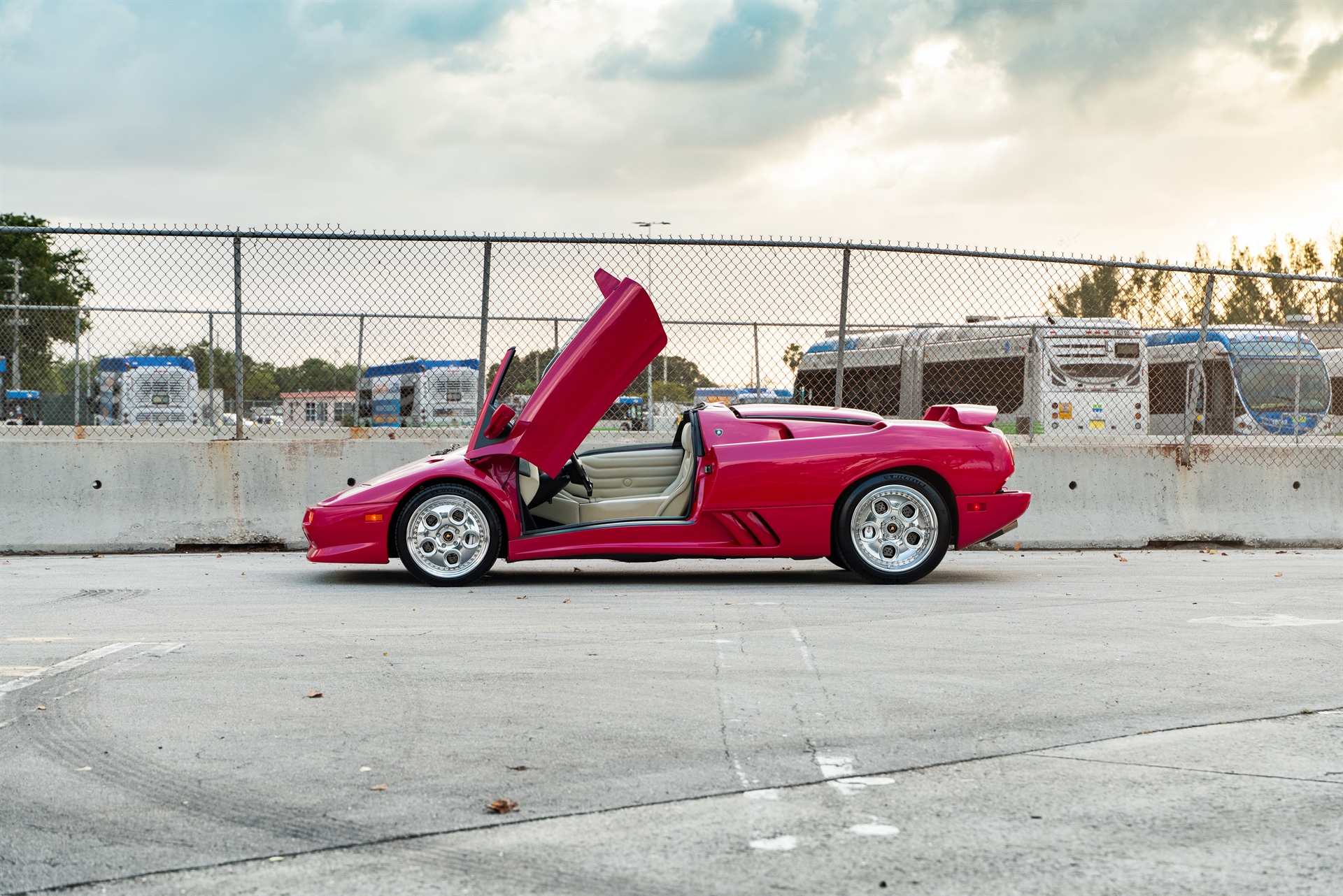 Lamborghini Diablo VT on 1886 Wheels