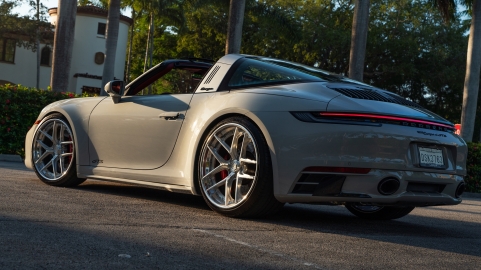 Porsche 992 Targa 4GTS on 1886 Wheels