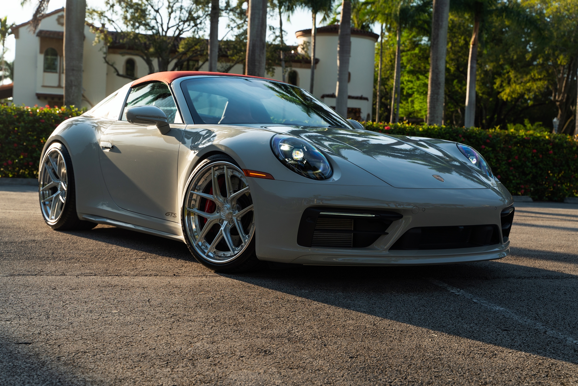 Porsche 992 Targa 4GTS on 1886 Wheels | Wheels Boutique
