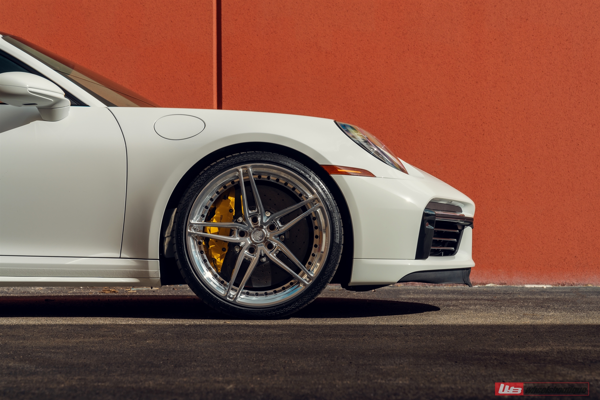 Porsche 992 on ANRKY AN27