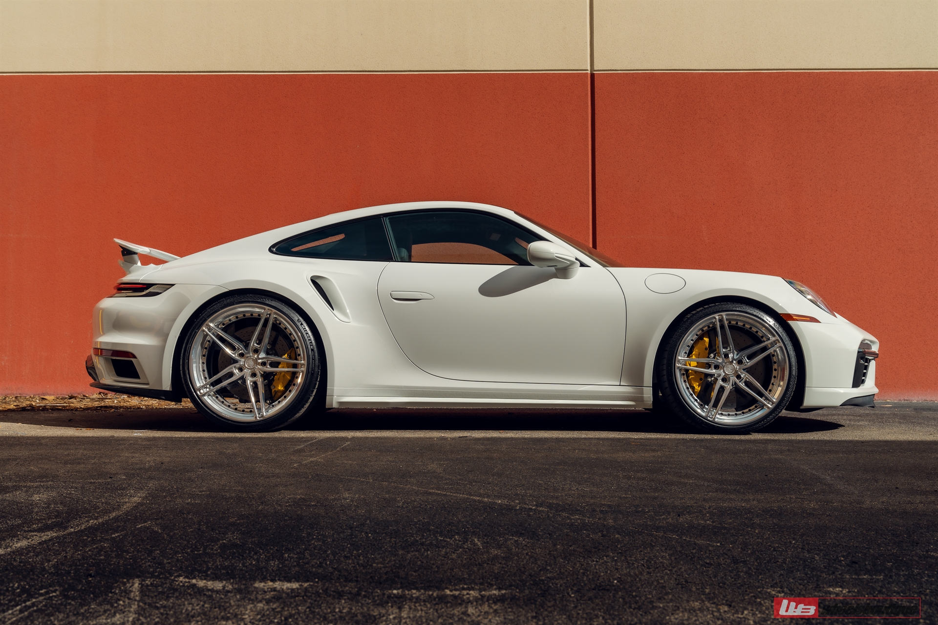 Porsche 992 on ANRKY AN27