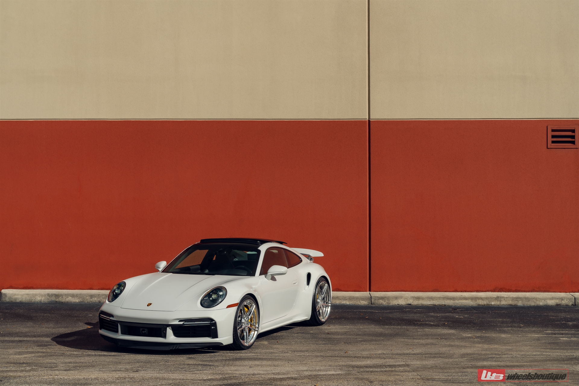 Porsche 992 on ANRKY AN27