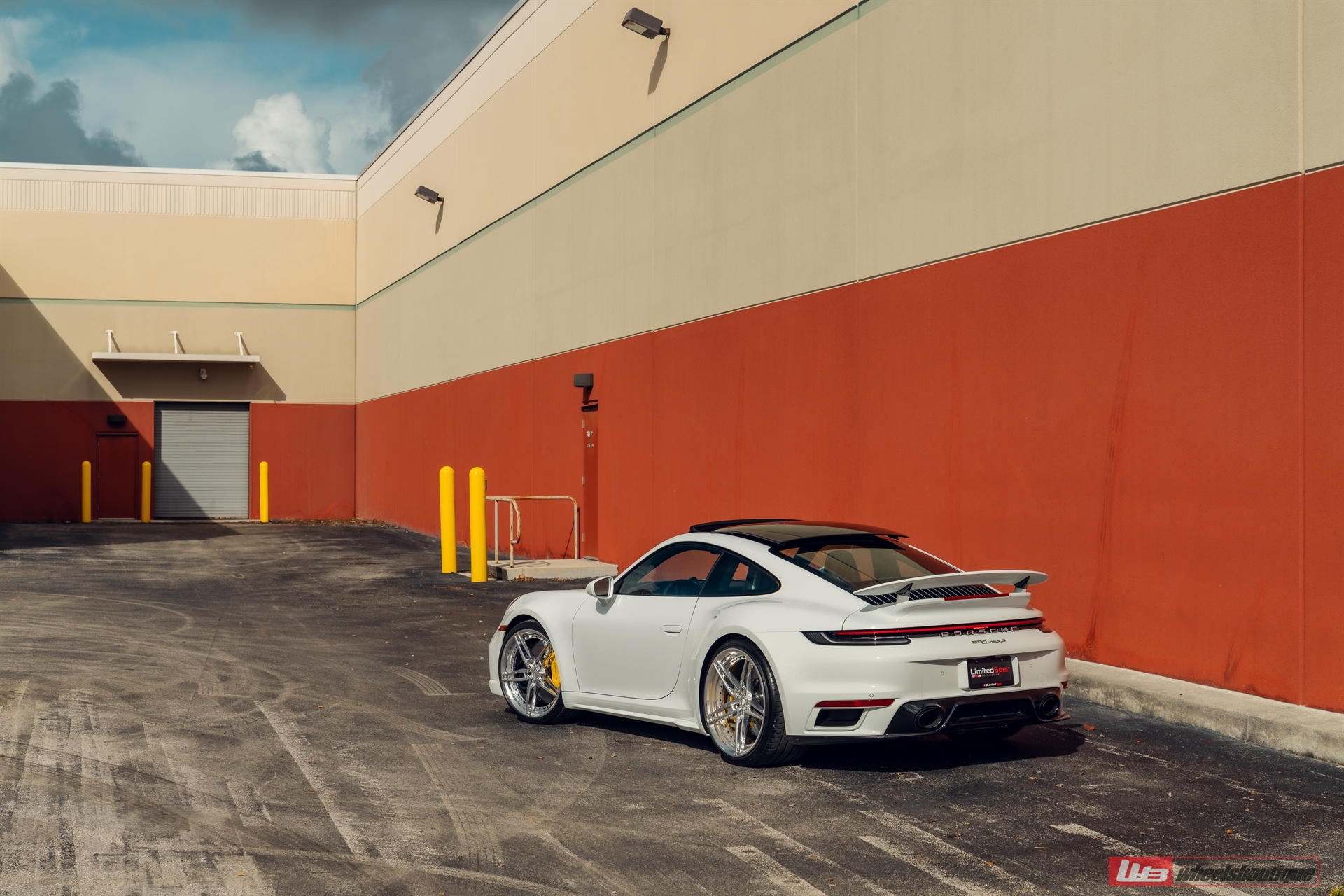 Porsche 992 on ANRKY AN27