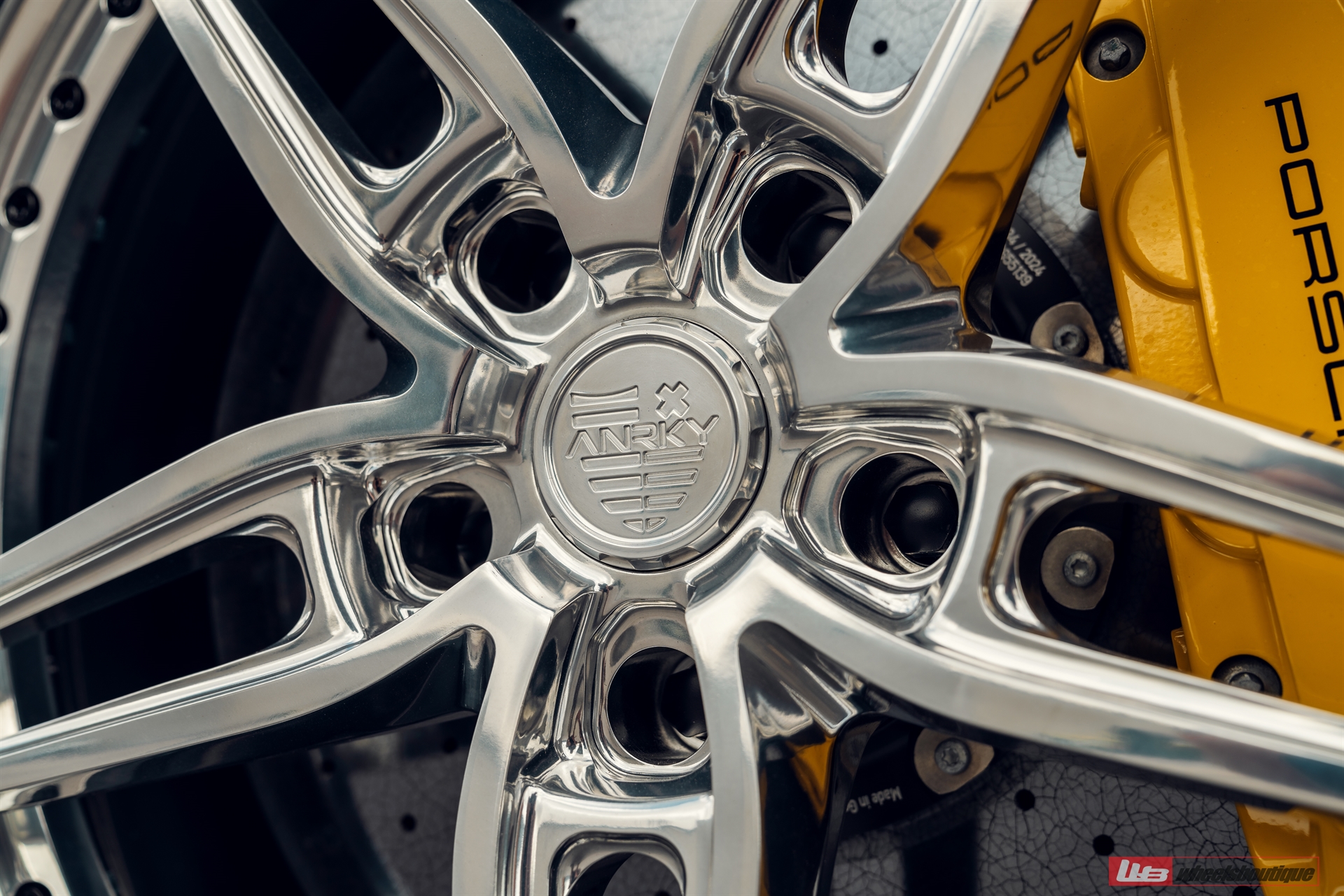 Porsche 992 on ANRKY AN27