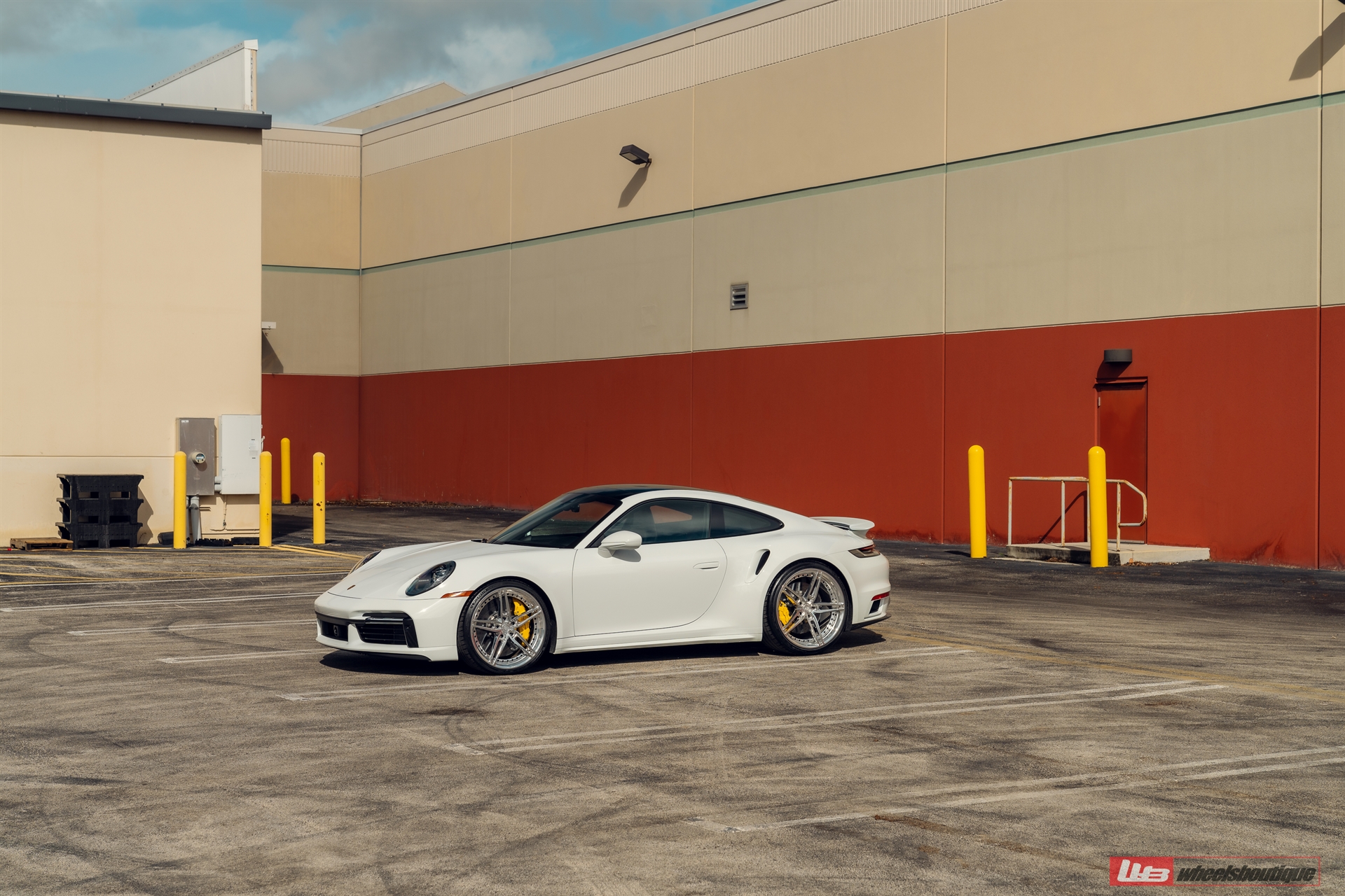 Porsche 992 on ANRKY AN27