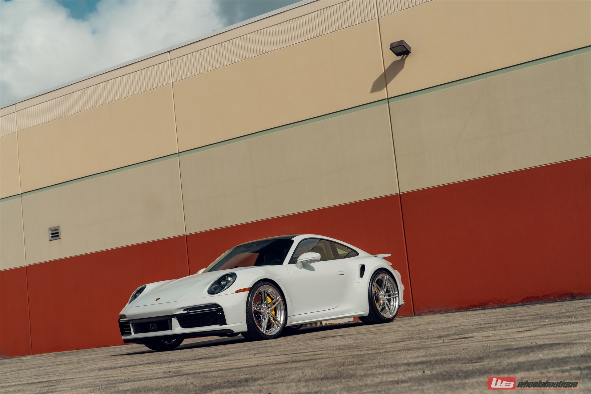 Porsche 992 on ANRKY AN27