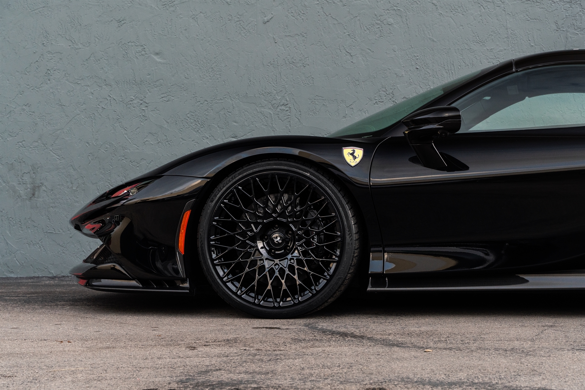 Ferrari SF90 | Nero | on HRE 501M | Gloss Black