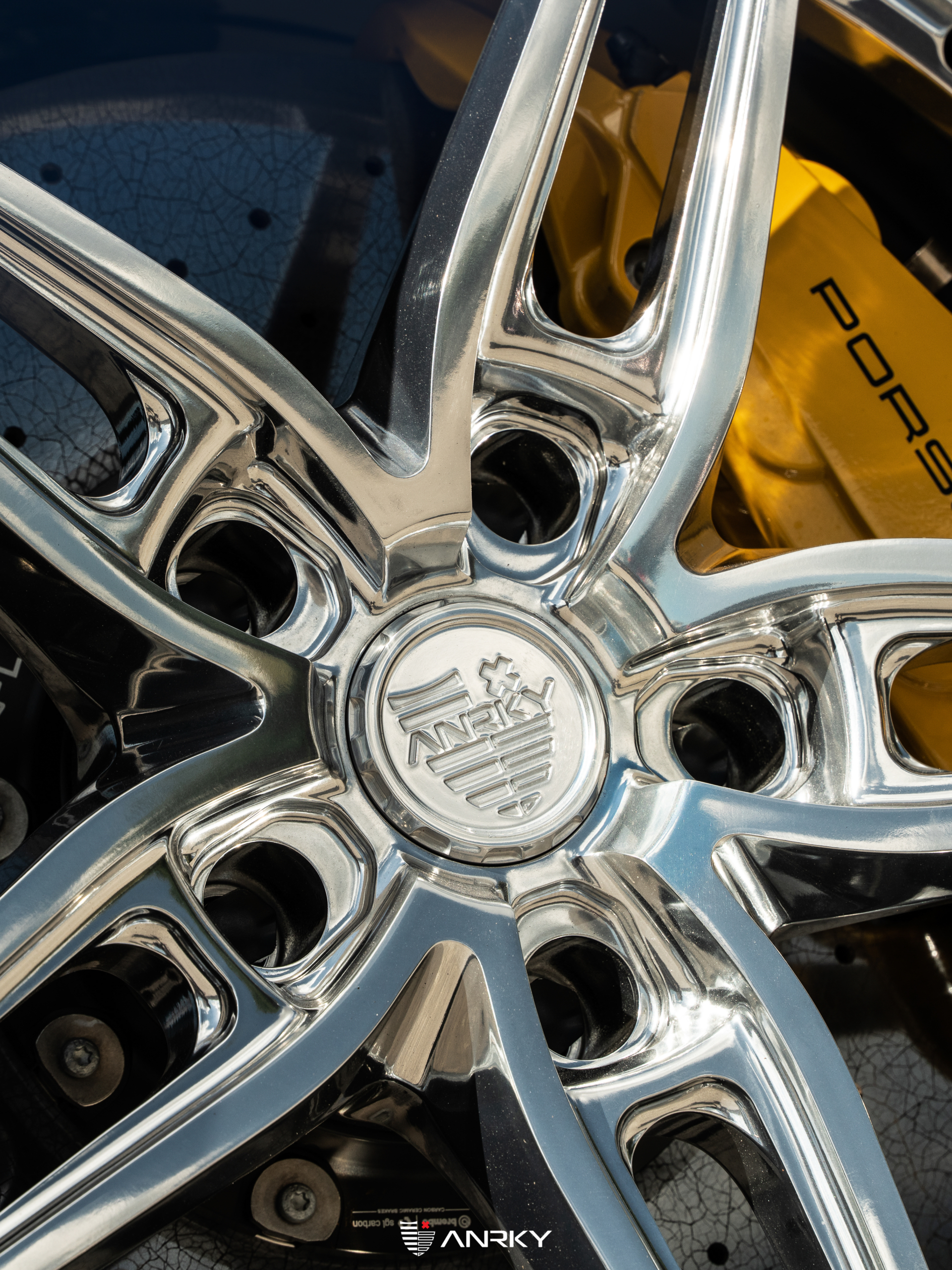 Porsche 992 Turbo – AN27 SeriesTWO