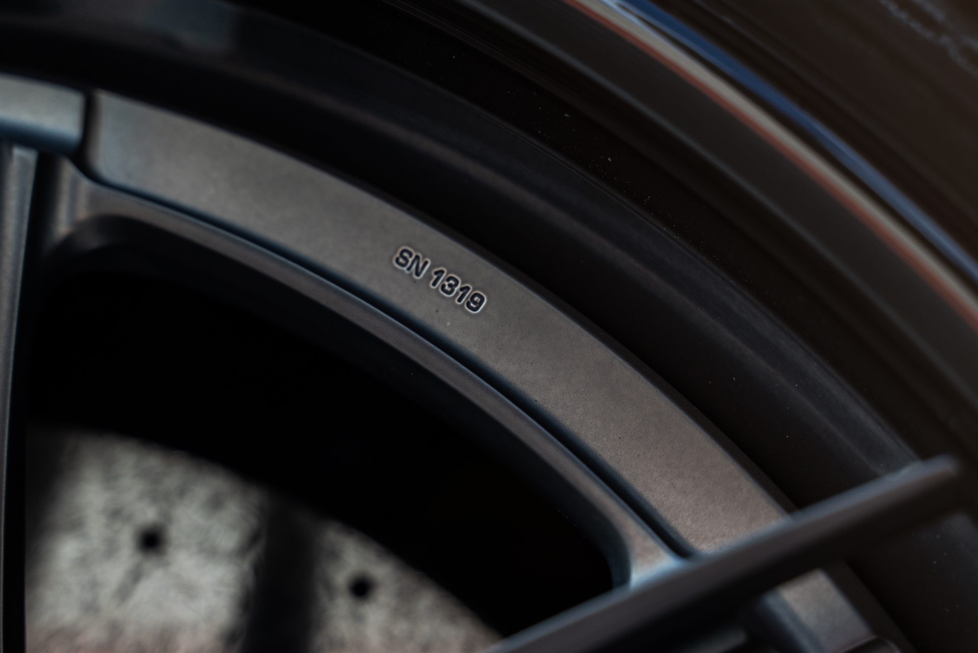 Ferrari 488 Pista | Bianco Avus | on 1886 XR004 | Frozen Polished Liquid Smoke