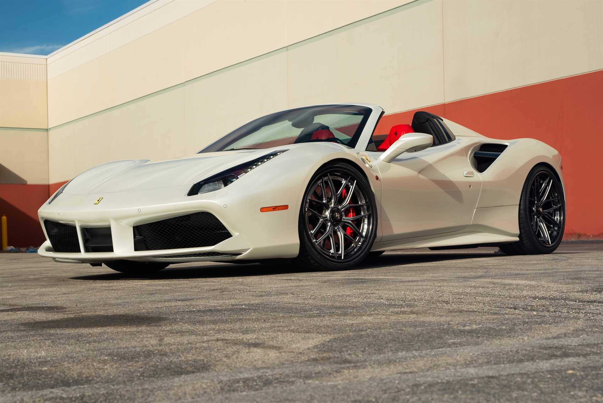 Ferrari 488 Pista | Bianco Avus | on 1886 XR004 | Frozen Polished Liquid Smoke