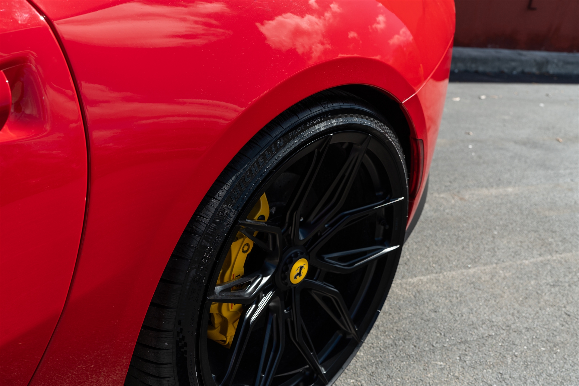 Ferrari 812 GTS | Rosso Corza | on Novitec NF11 | Satin Black