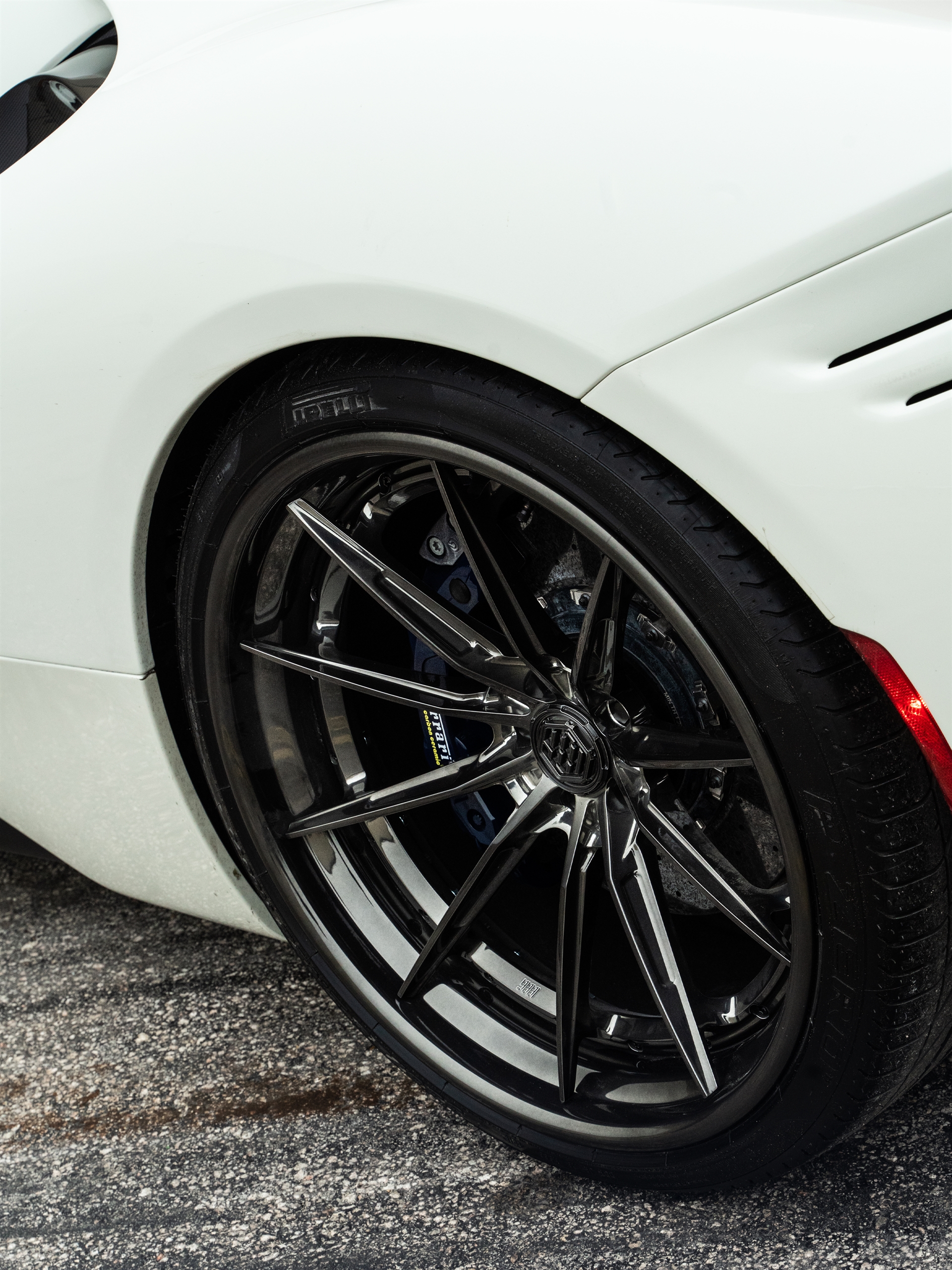 Ferrari SF90 | Bianco Avus | on 1886 G010 | Polished Liquid Smoke