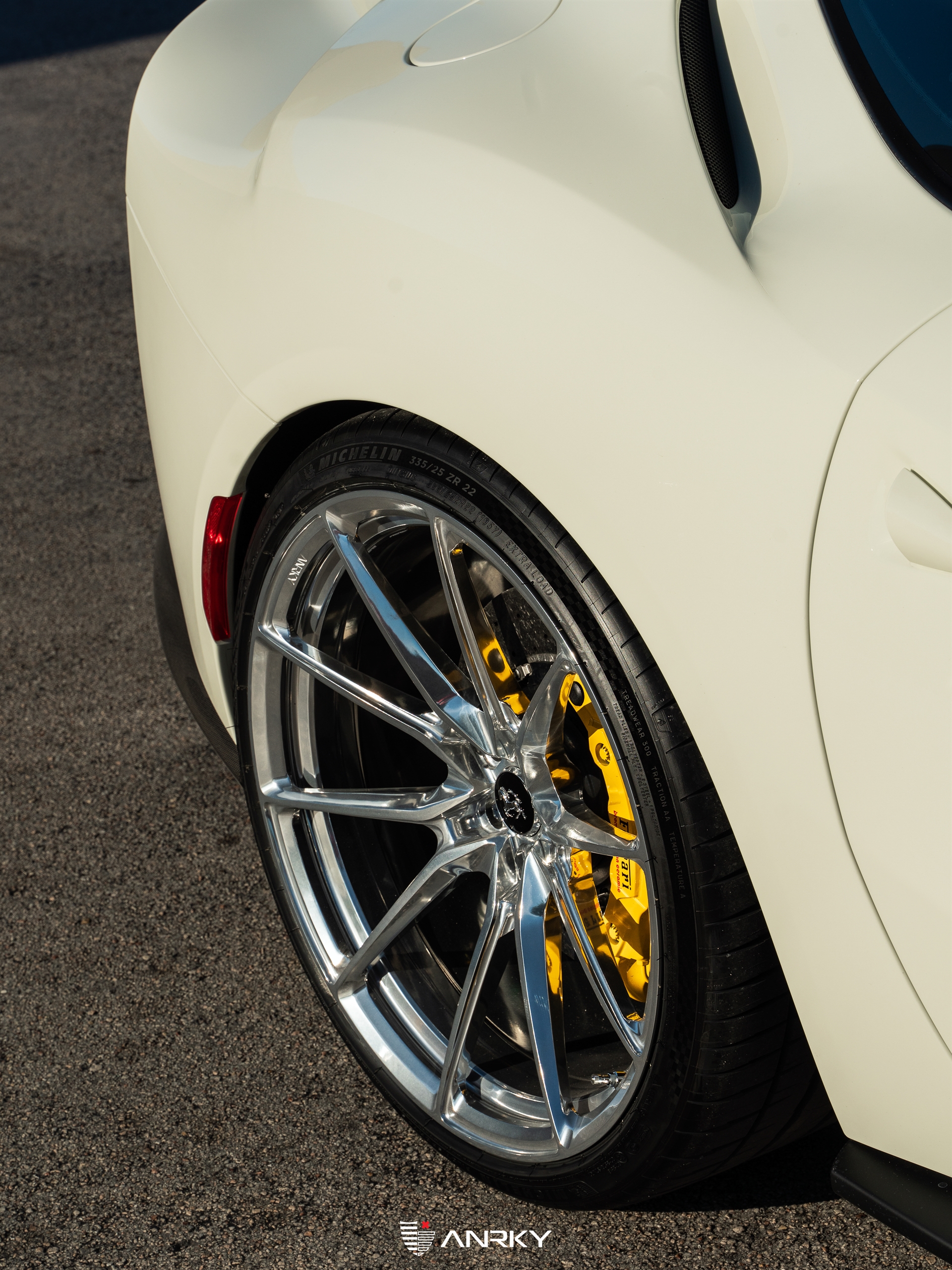 Ferrari 812 Superfast – AN12 SeriesONE