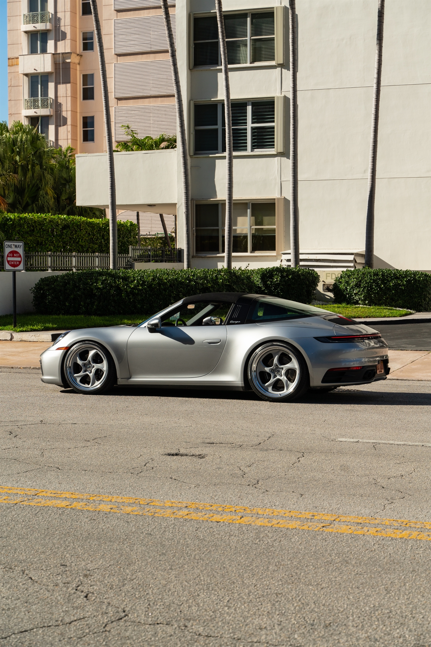 Porsche 992 GTS | Ice Gray Metallic | on HRE 522 FMR | Satin Silver