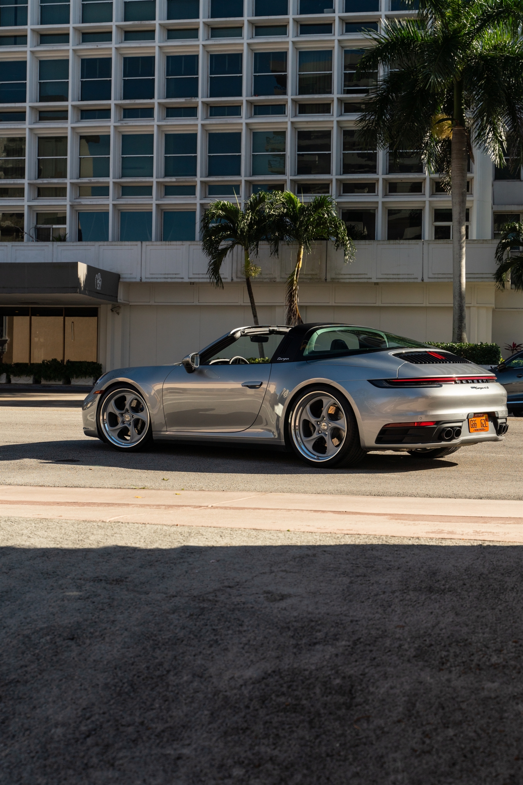 Porsche 992 GTS | Ice Gray Metallic | on HRE 522 FMR | Satin Silver