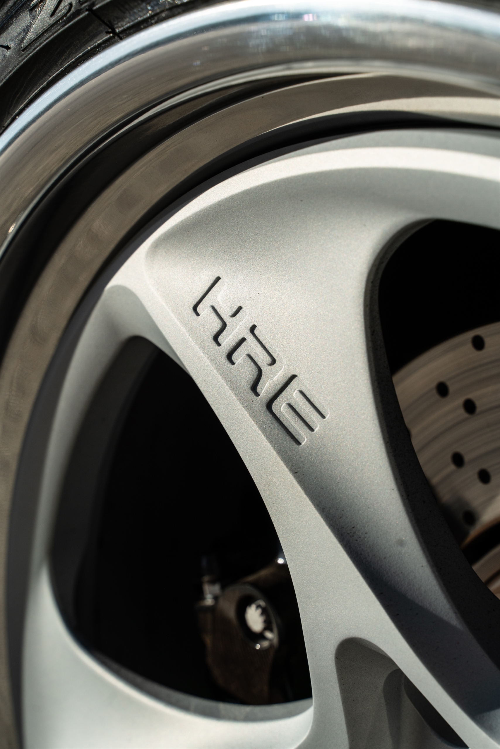 Porsche 992 GTS | Ice Gray Metallic | on HRE 522 FMR | Satin Silver