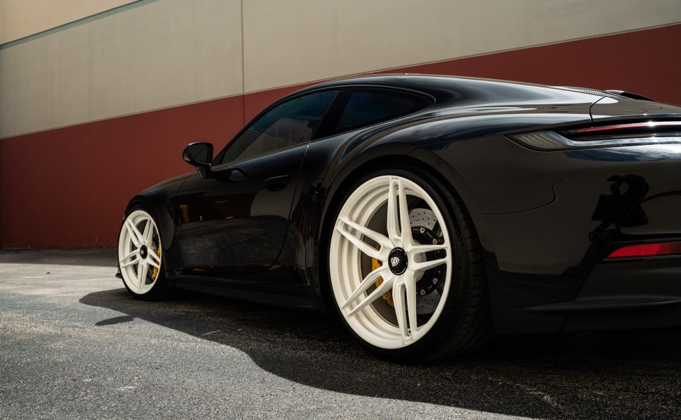 Porsche 992 GT3 Touring – AN27 SeriesTWO
