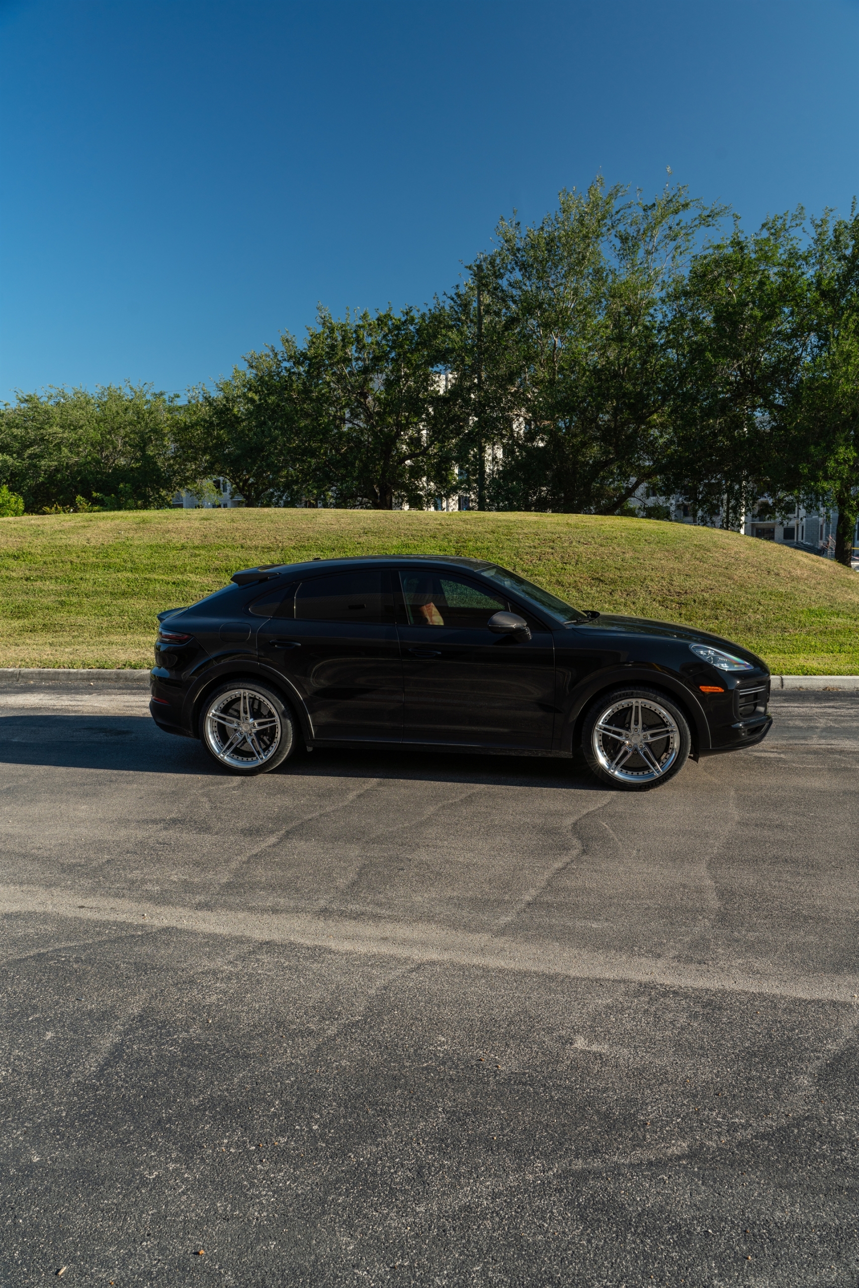 Porsche Cayenne Turbo GT | Black | on ANRKY XR-305 | Polished Clear