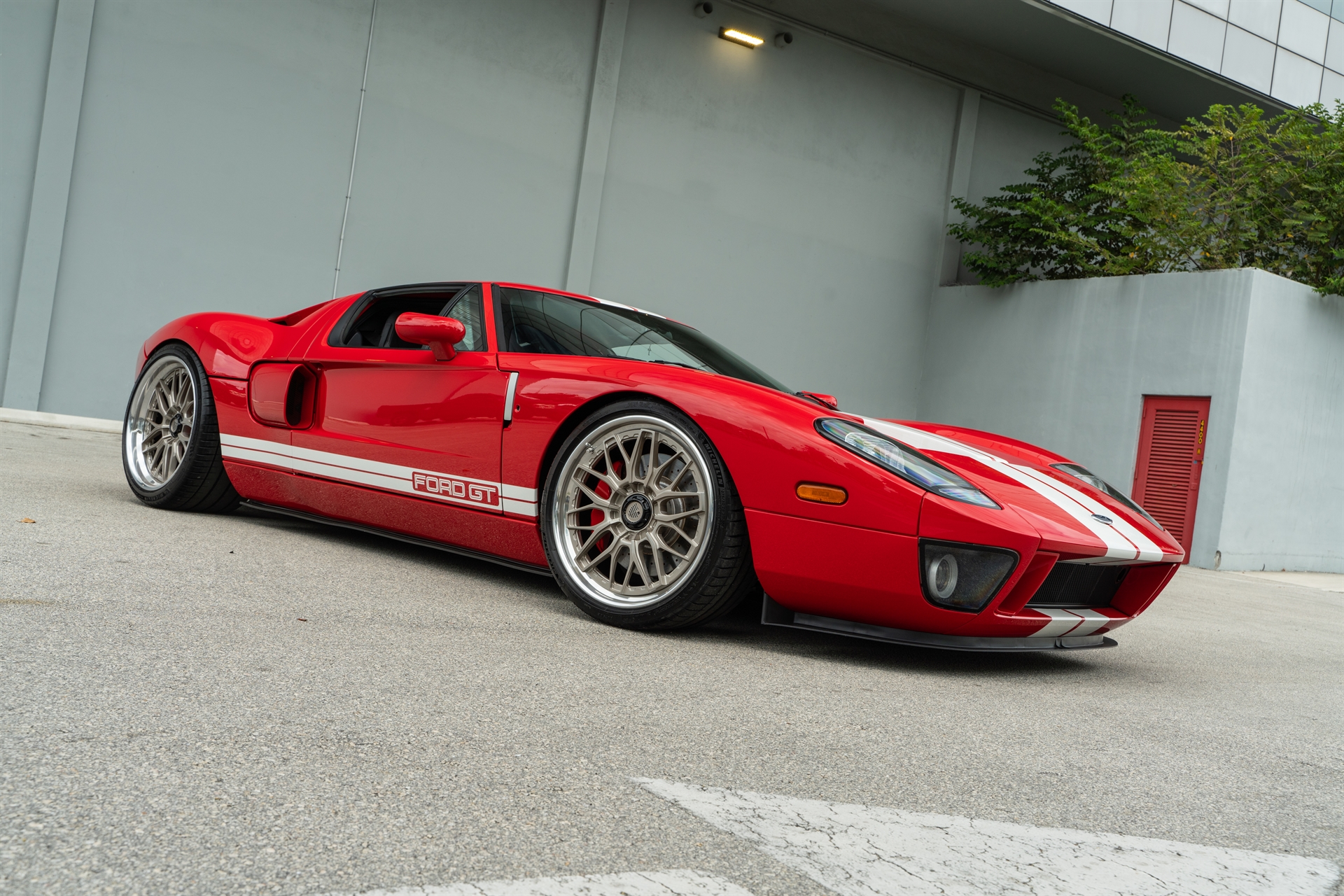 Ford GT MK1 | Ruby Red | on ANRKY RS1 | Satin White Gold