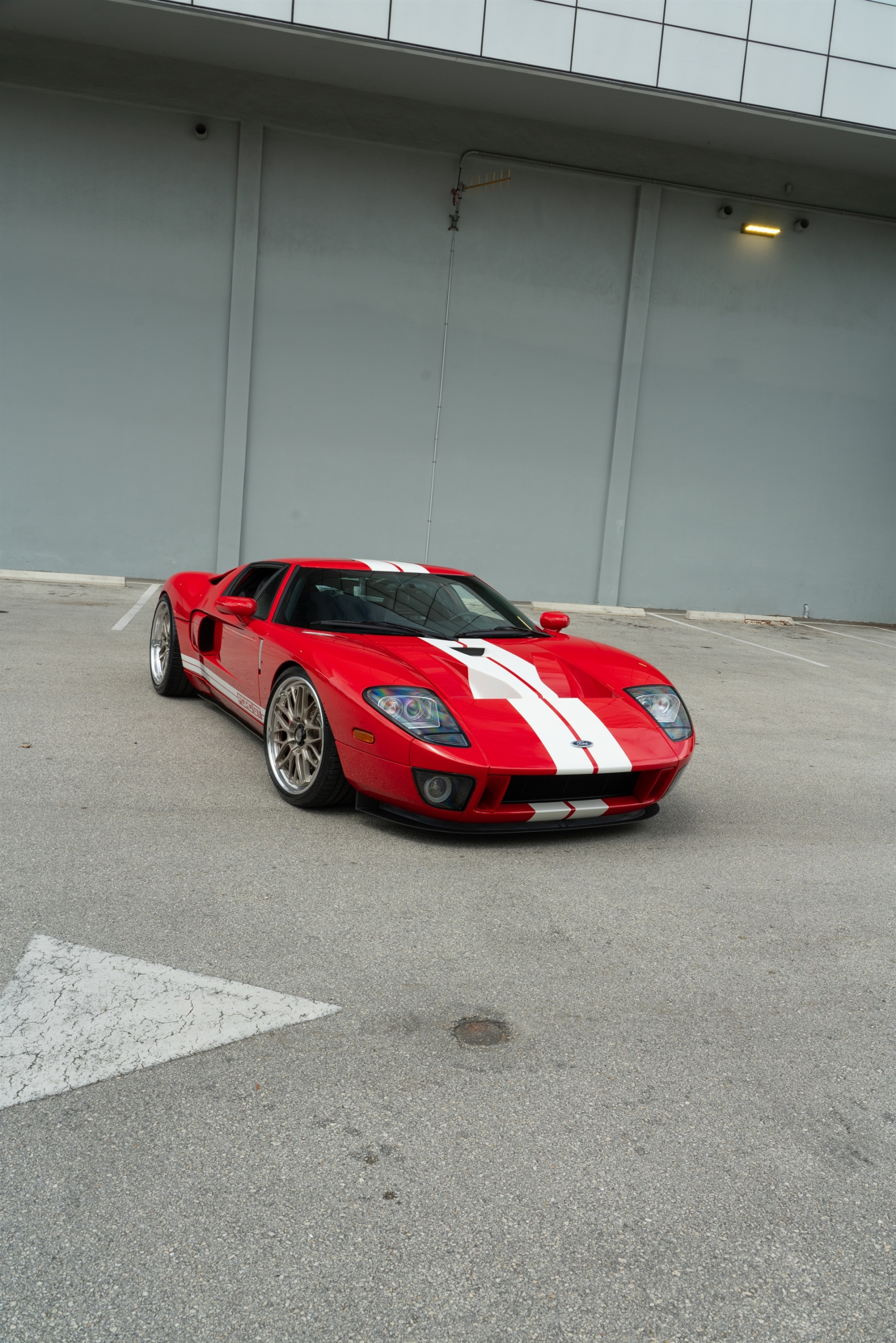 Ford GT MK1 | Ruby Red | on ANRKY RS1 | Satin White Gold