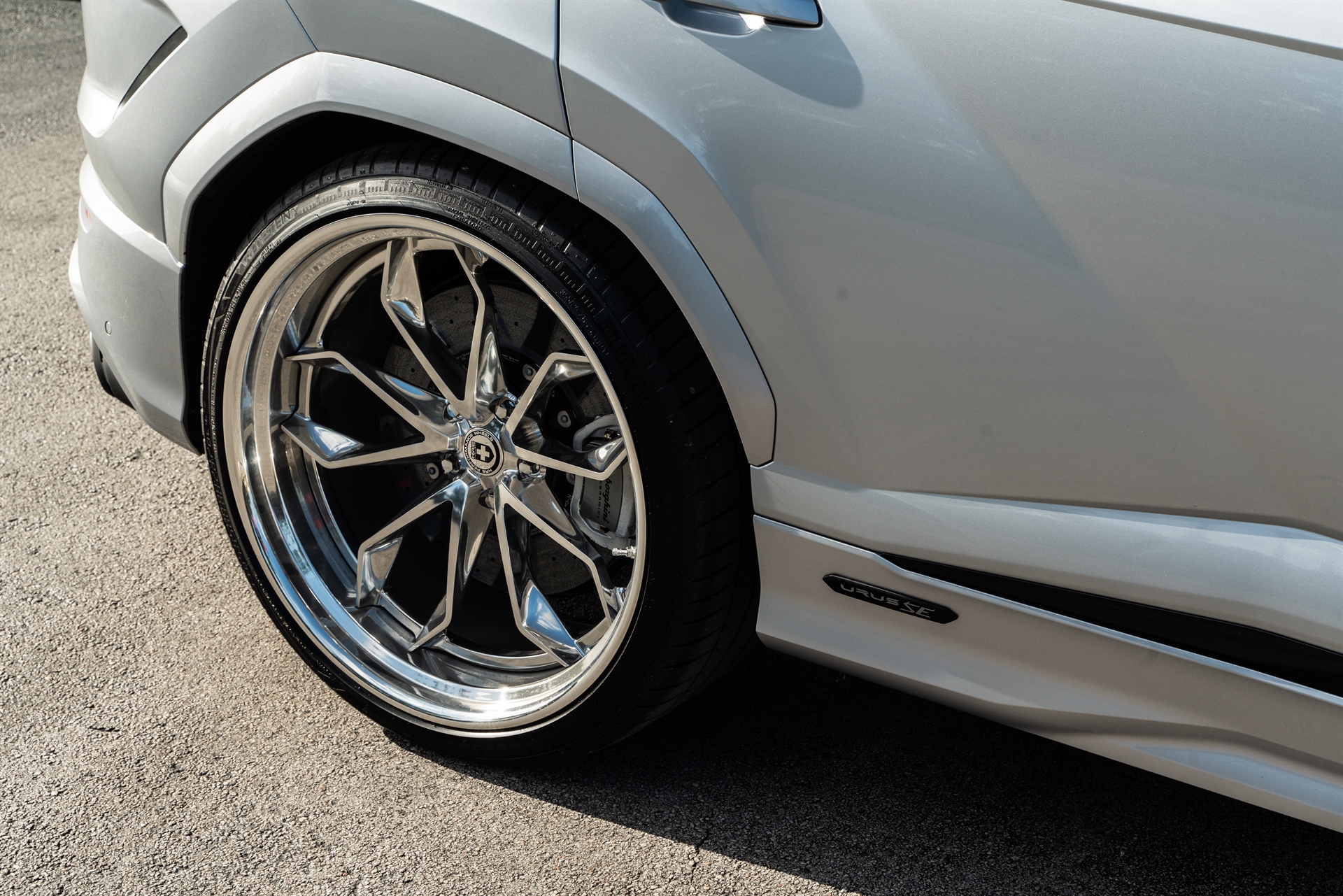 Lamborghini Urus SE | Grigio Nimbus | on HRE S201H | Polished Clear  