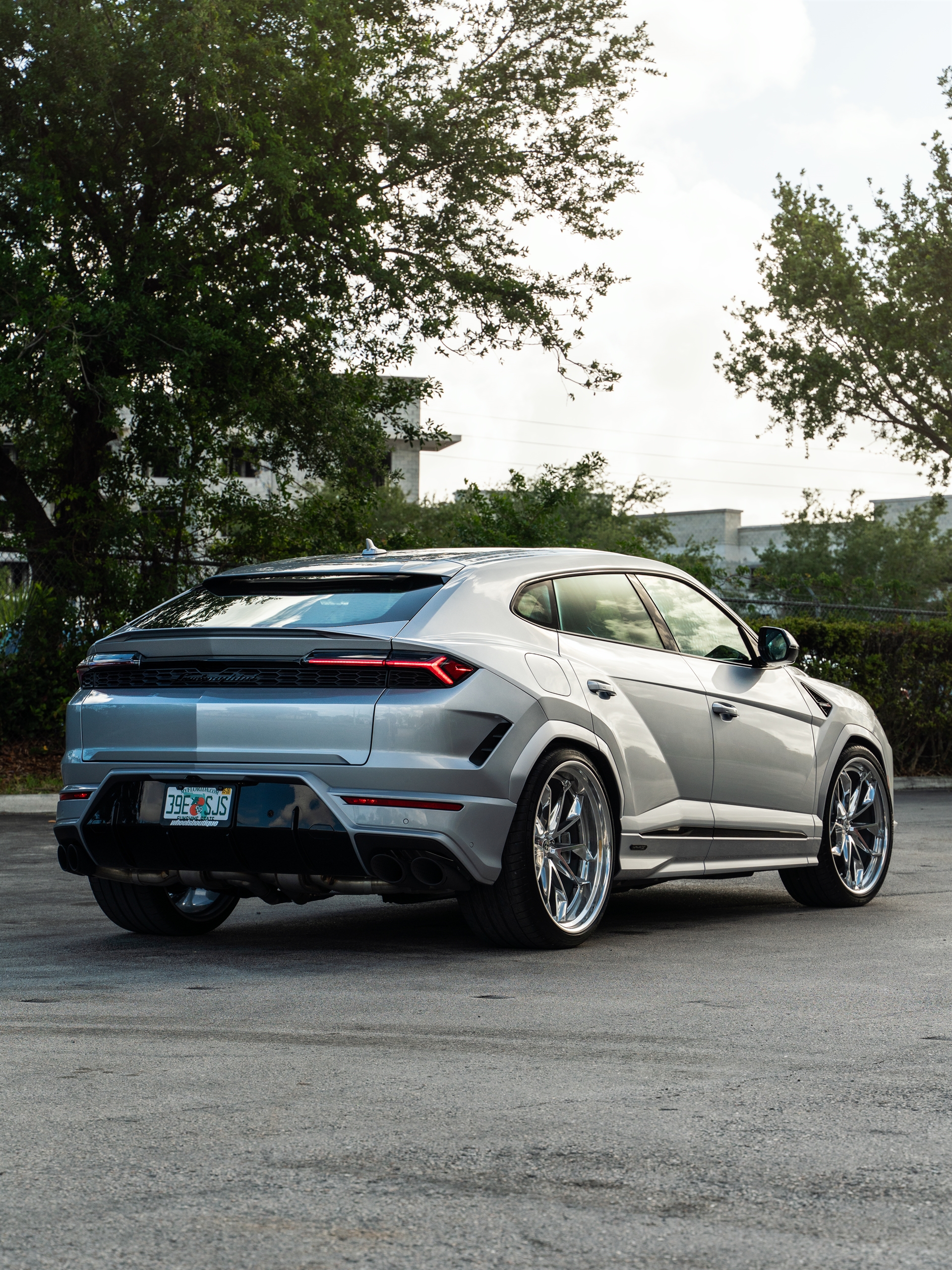 Lamborghini Urus SE | Grigio Nimbus | on HRE S201H | Polished Clear  