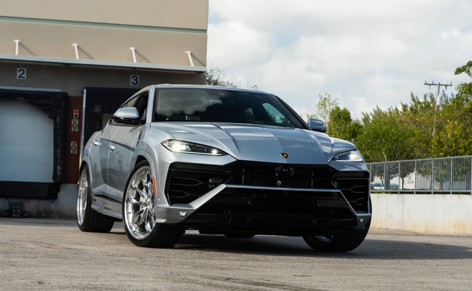 Lamborghini Urus SE | Grigio Nimbus | on HRE S201H | Polished Clear
